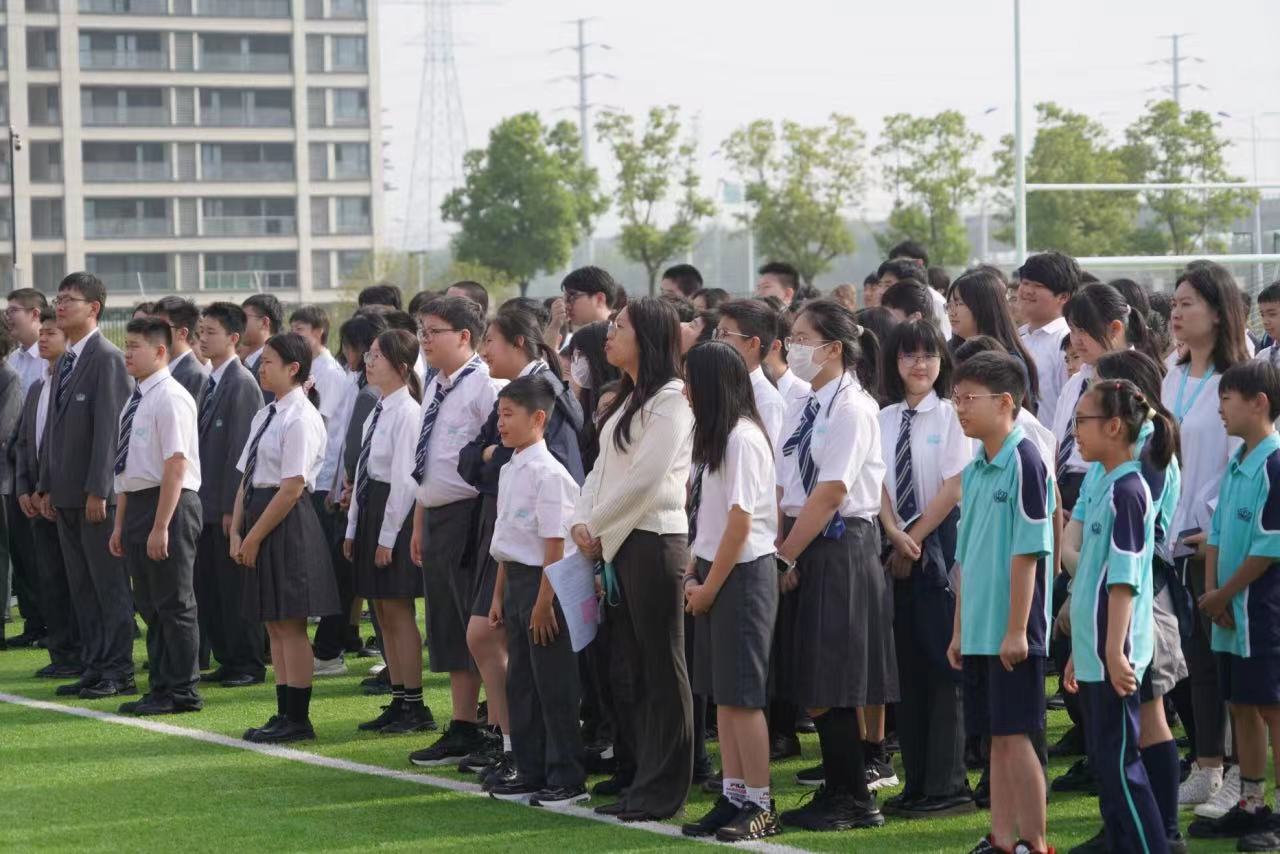 “爱国” | 每一次升旗都是对祖国的致敬 - flag raising